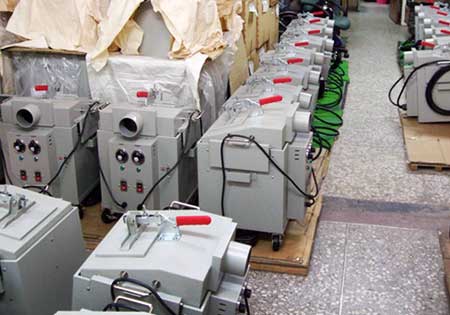 台湾の協力会社CMIにて製造しております。